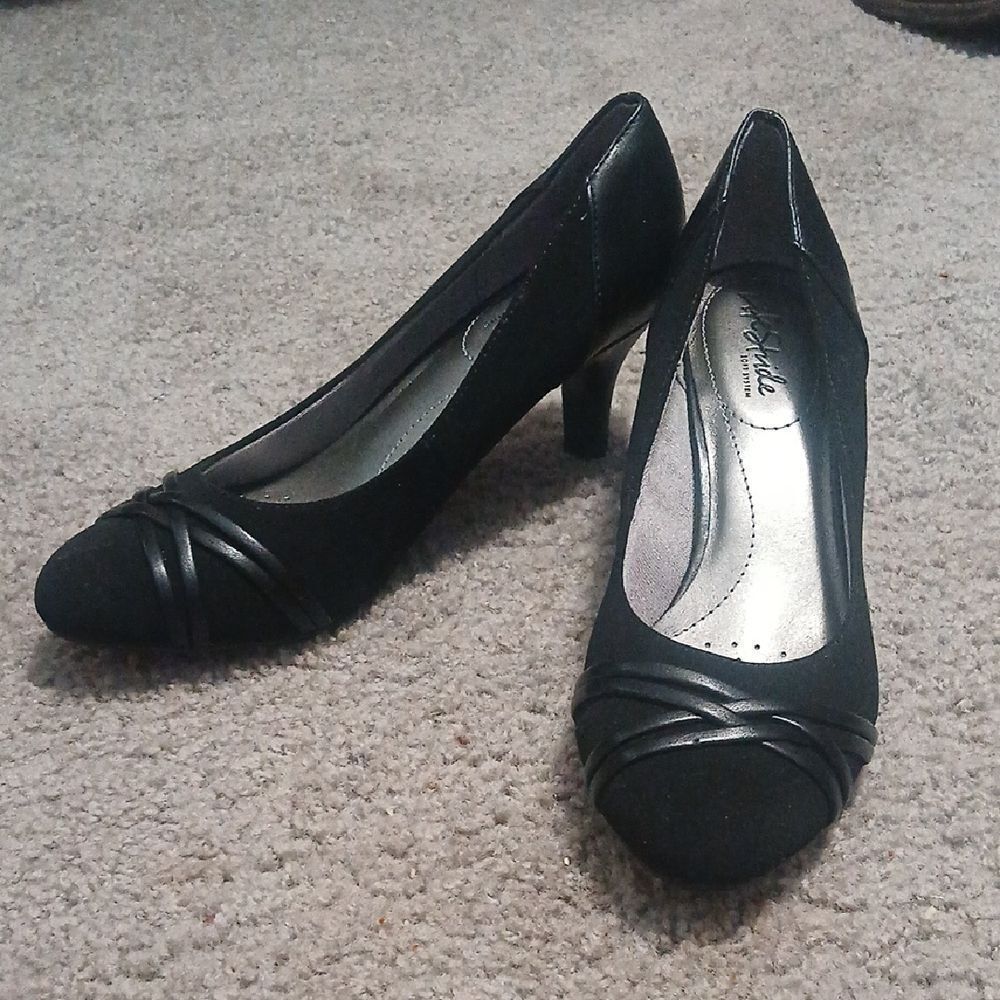 Life Stride Pascal Pumps Womens Leather Slip On Heels Comfort Shoes Sz 9.5